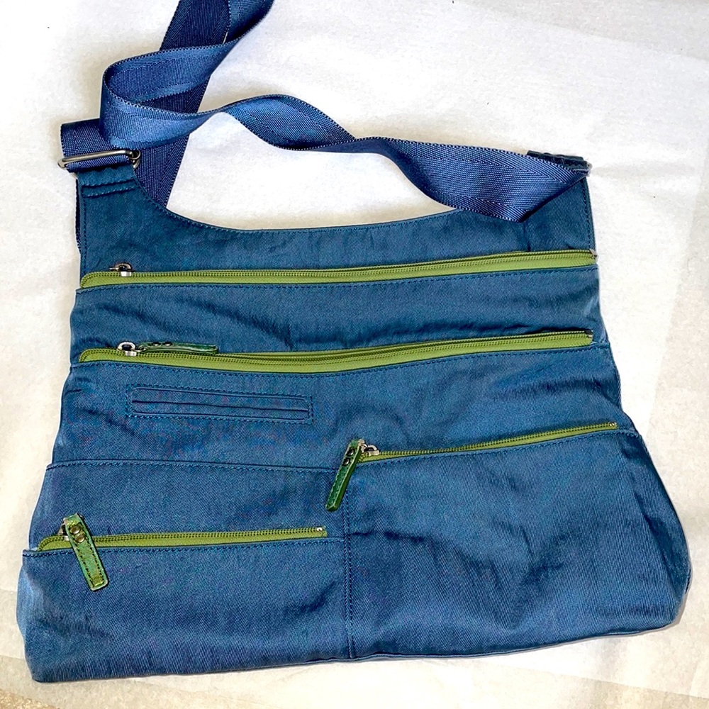 Highway - Medium Nylon Multi-Pocket Bag